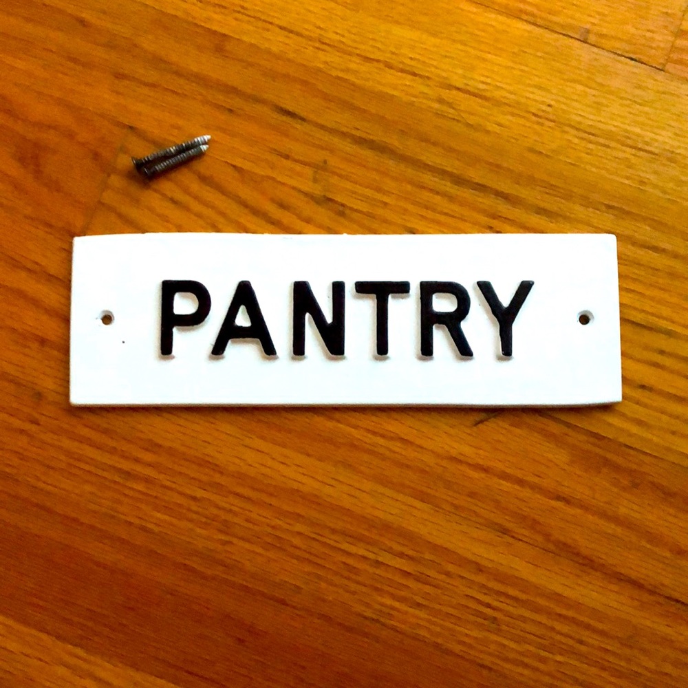 Hearth & Hand with Magnolia Pantry Sign